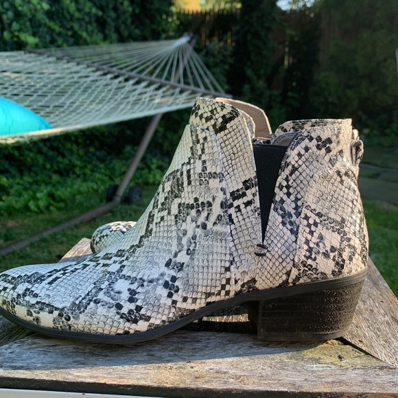 Circus Sam Edelman booties black & white zebra print 1 3/4 “ heel. Worn once - Picture 2 of 8